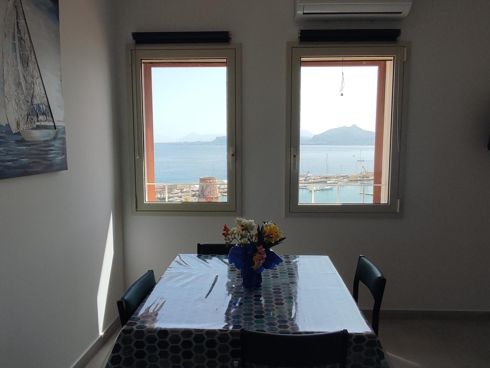 Rineddahouse Arenella - Vista Mare Panoramica A Palermo Con Parcheggio Privato Exterior foto