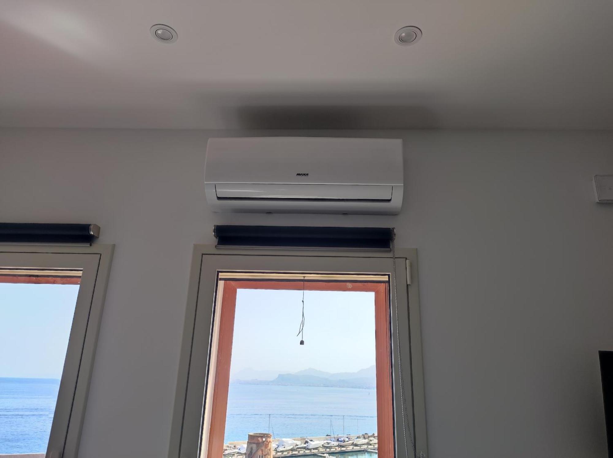 Rineddahouse Arenella - Vista Mare Panoramica A Palermo Con Parcheggio Privato Exterior foto