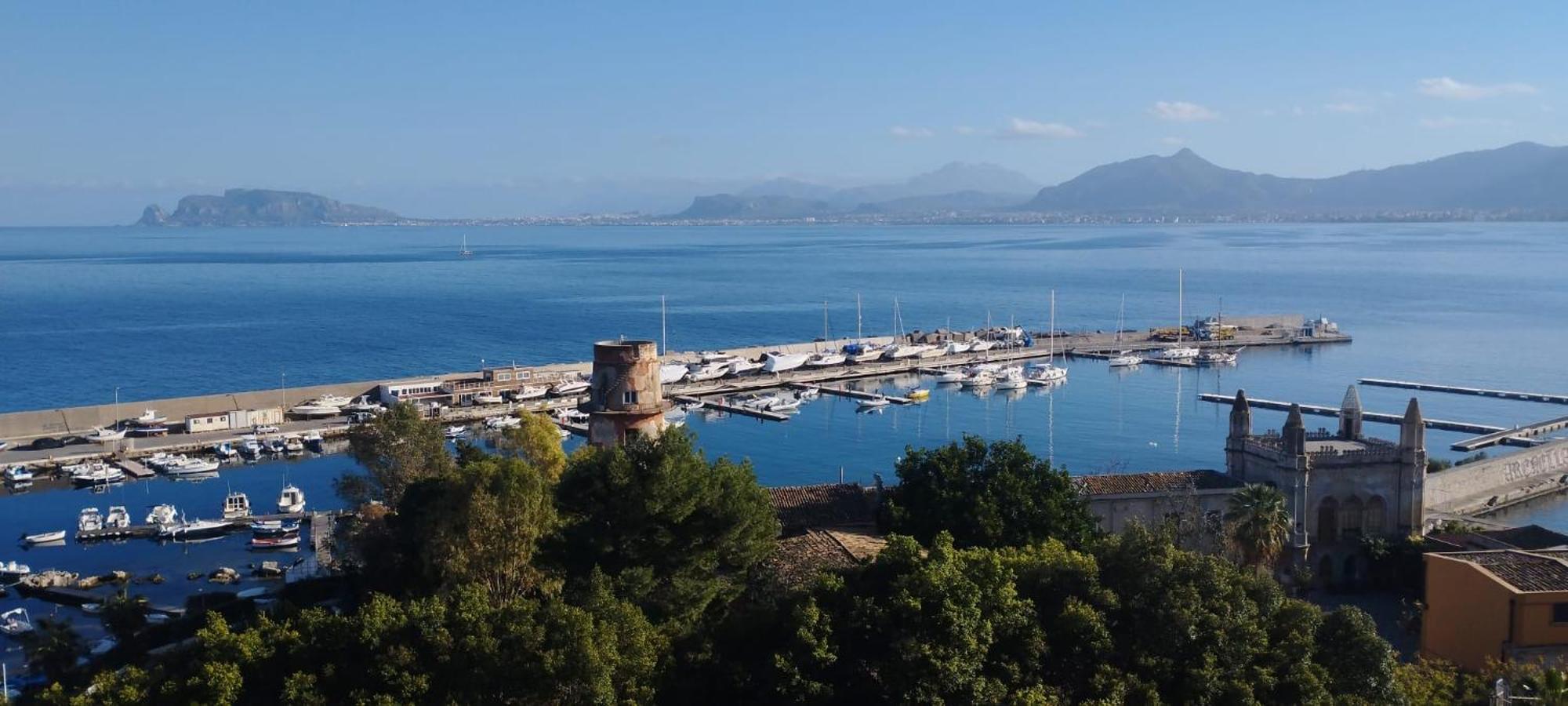 Rineddahouse Arenella - Vista Mare Panoramica A Palermo Con Parcheggio Privato Exterior foto