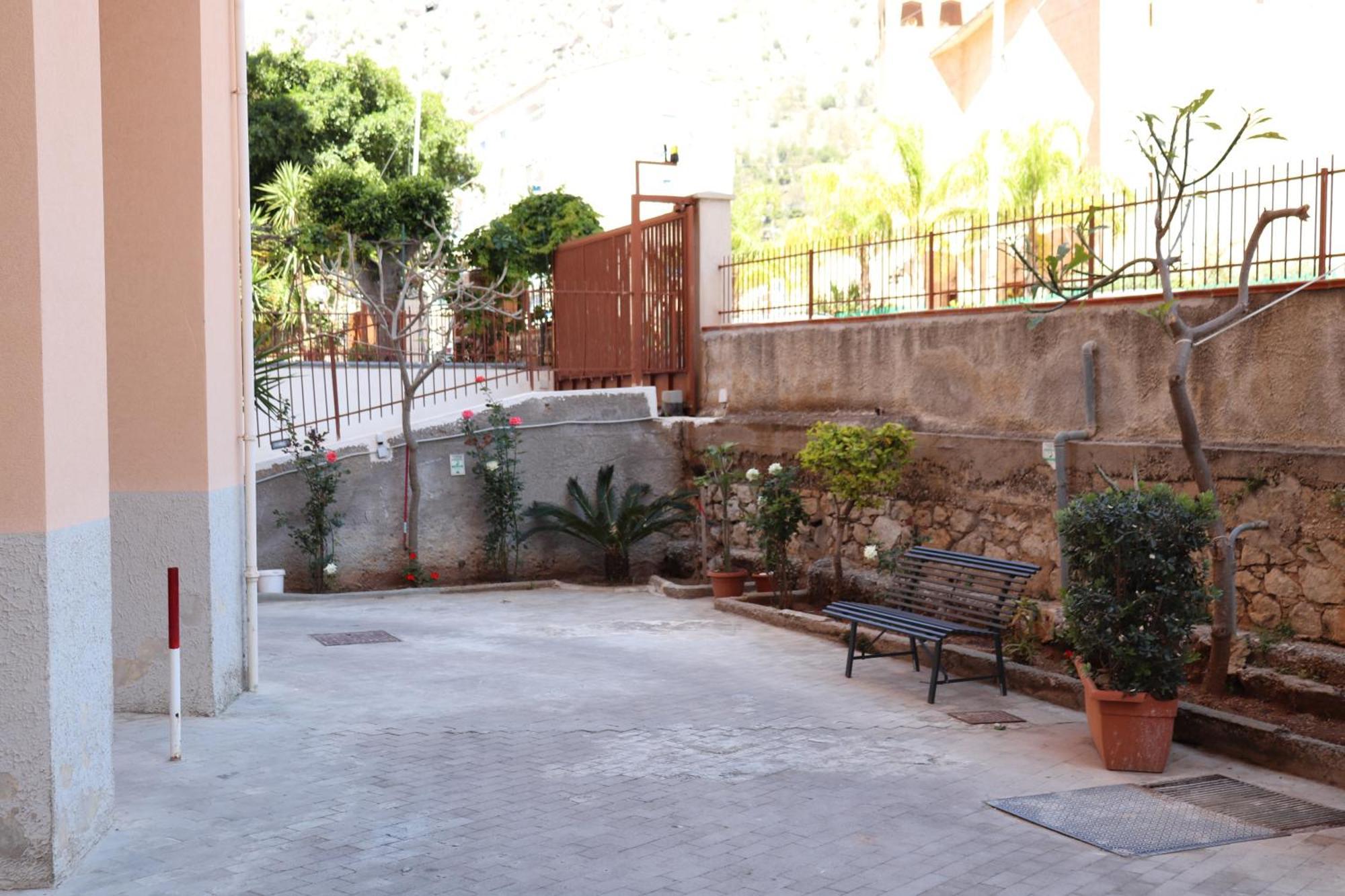 Rineddahouse Arenella - Vista Mare Panoramica A Palermo Con Parcheggio Privato Exterior foto