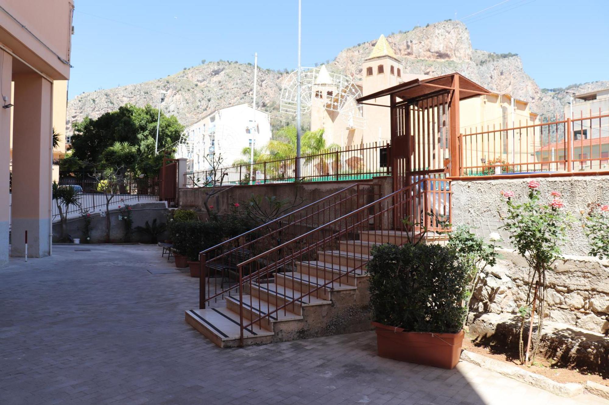 Rineddahouse Arenella - Vista Mare Panoramica A Palermo Con Parcheggio Privato Exterior foto
