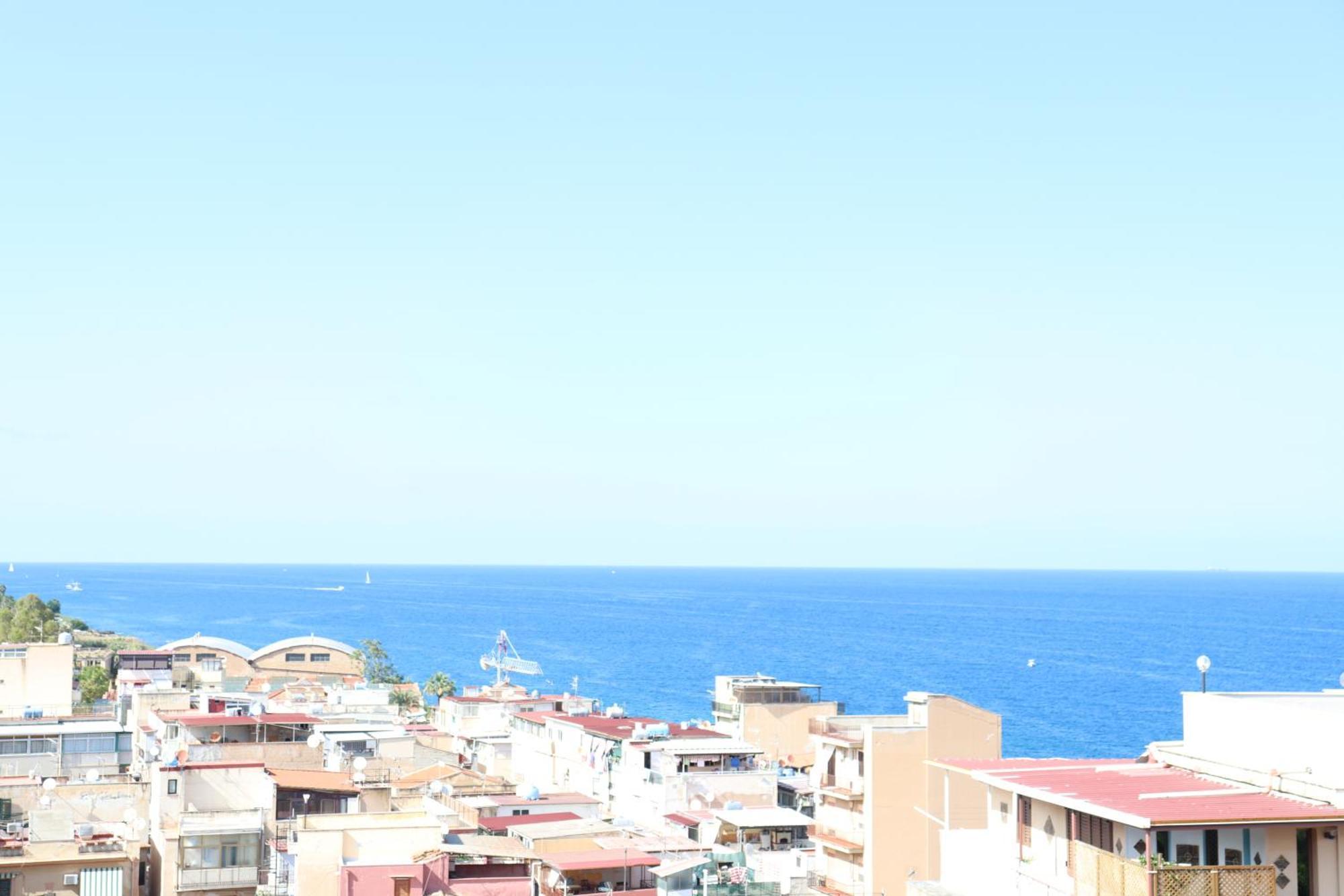Rineddahouse Arenella - Vista Mare Panoramica A Palermo Con Parcheggio Privato Exterior foto