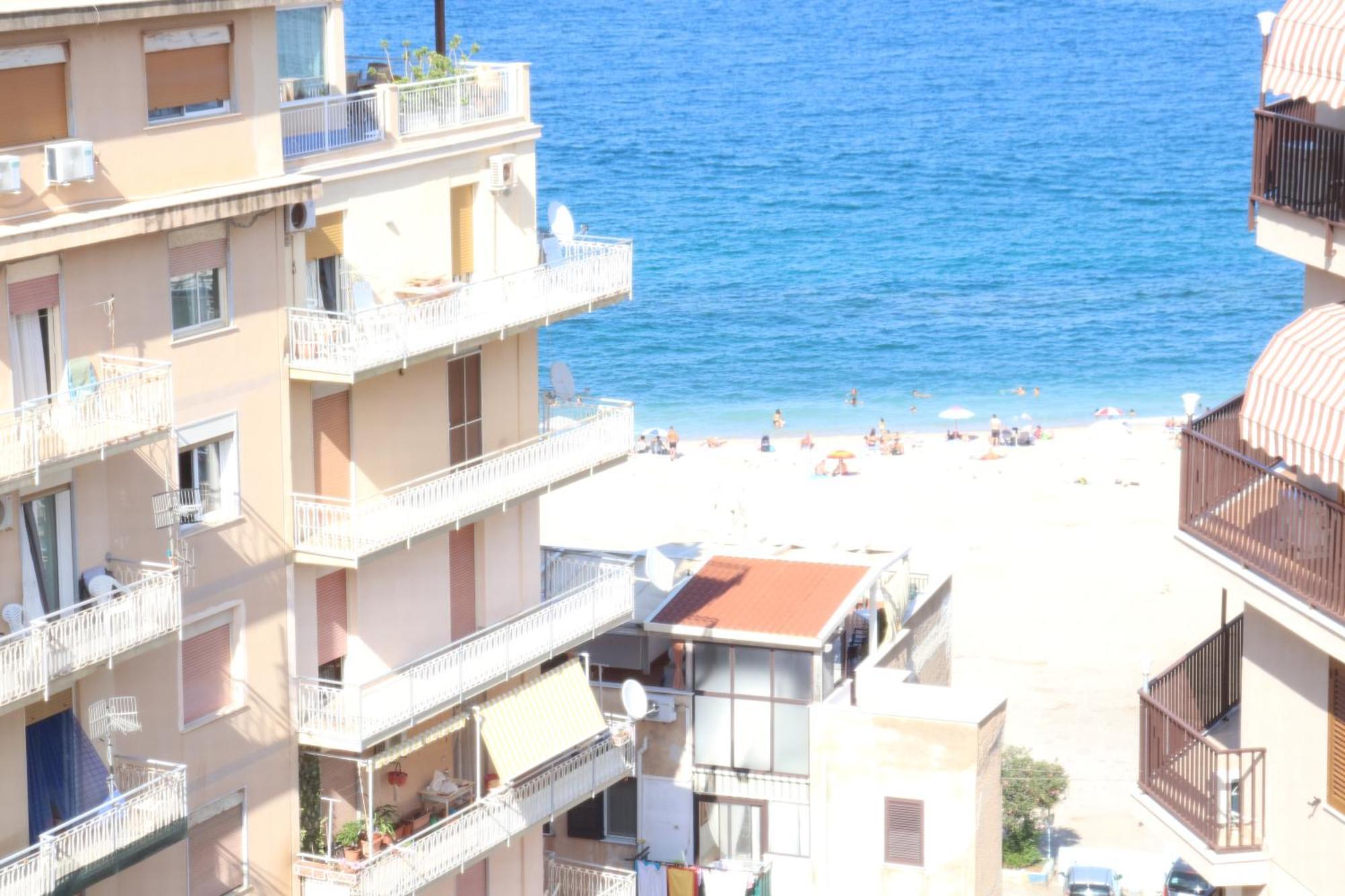 Rineddahouse Arenella - Vista Mare Panoramica A Palermo Con Parcheggio Privato Exterior foto